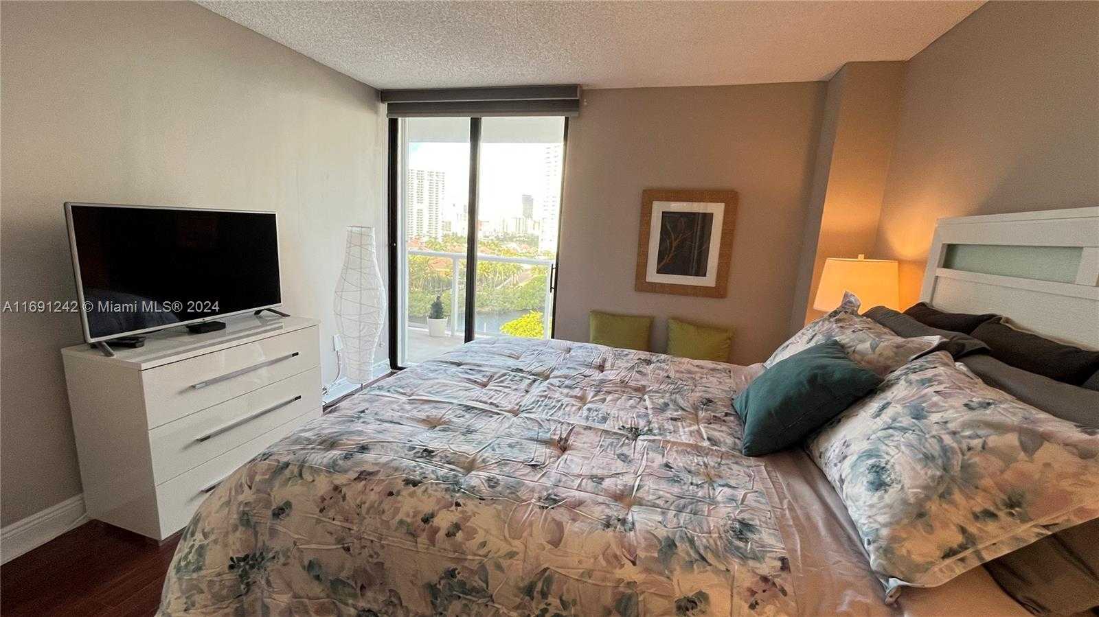 Small Image of 3731 NORTH COUNTRY CLUB DR #1121, Aventura Number 14