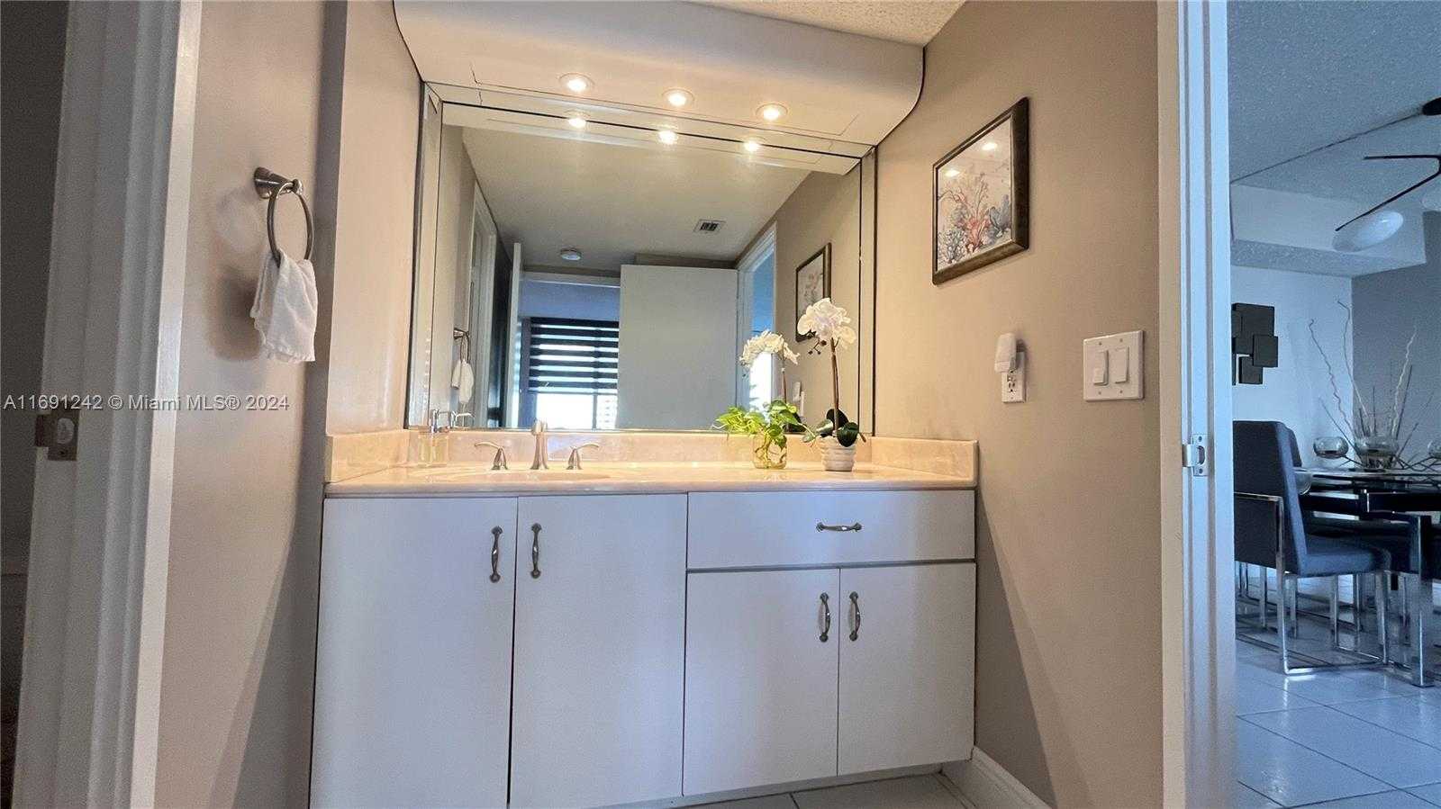 Small Image of 3731 NORTH COUNTRY CLUB DR #1121, Aventura Number 15