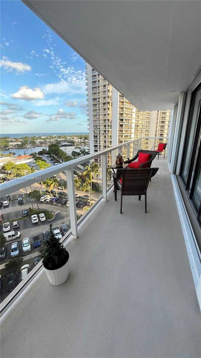 Small Image of 3731 NORTH COUNTRY CLUB DR #1121, Aventura Number 19