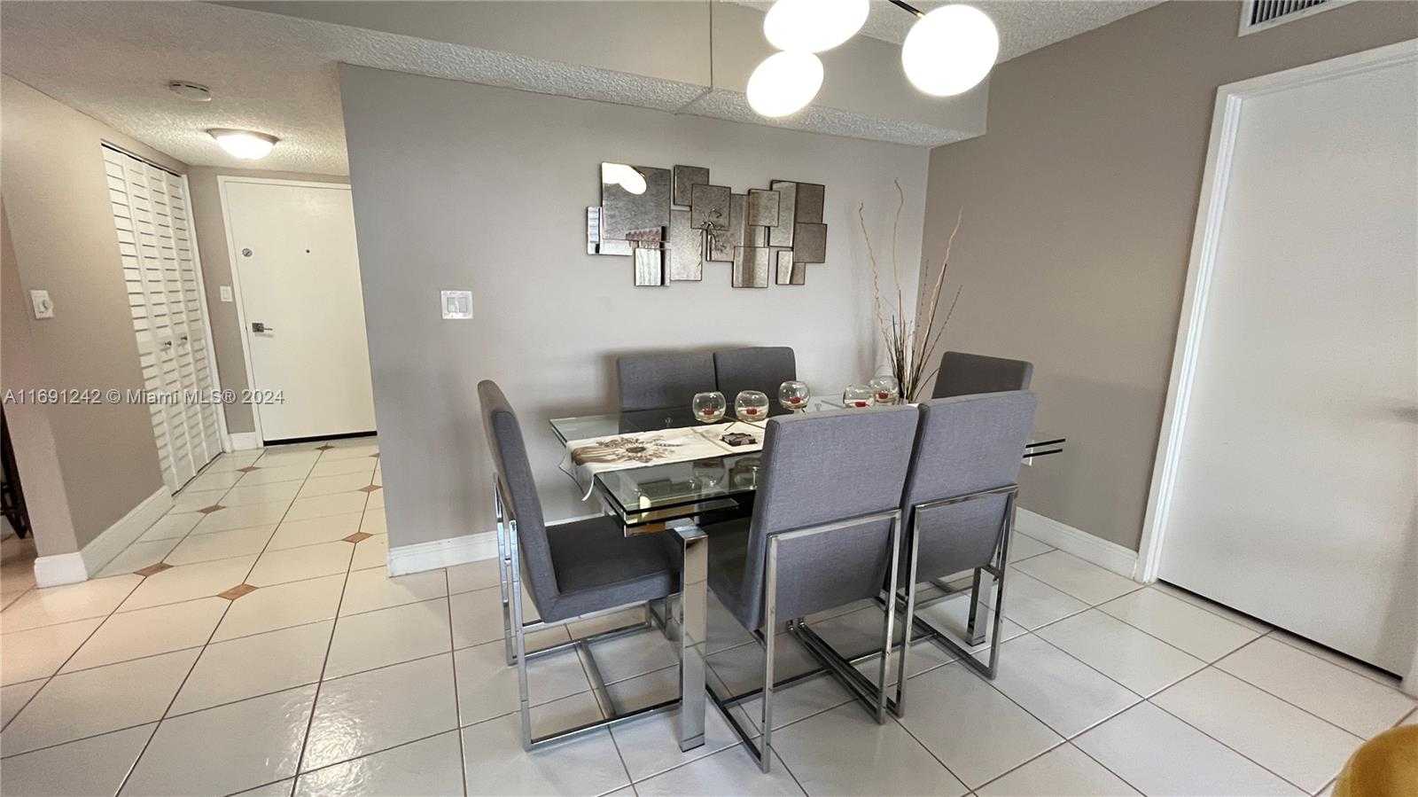 Small Image of 3731 NORTH COUNTRY CLUB DR #1121, Aventura Number 4