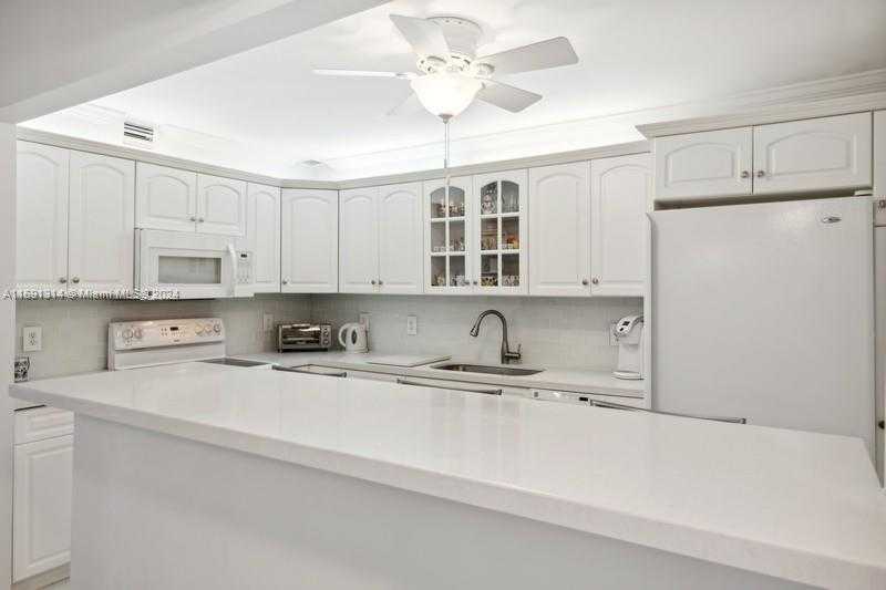 Small Image of 9111 EAST BAY HARBOR DR #3E, Bay Harbor Islands Number 10