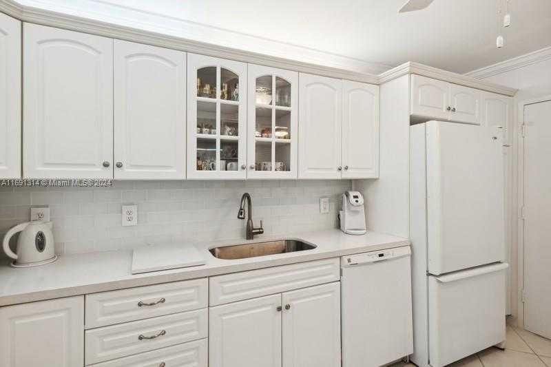 Small Image of 9111 EAST BAY HARBOR DR #3E, Bay Harbor Islands Number 11