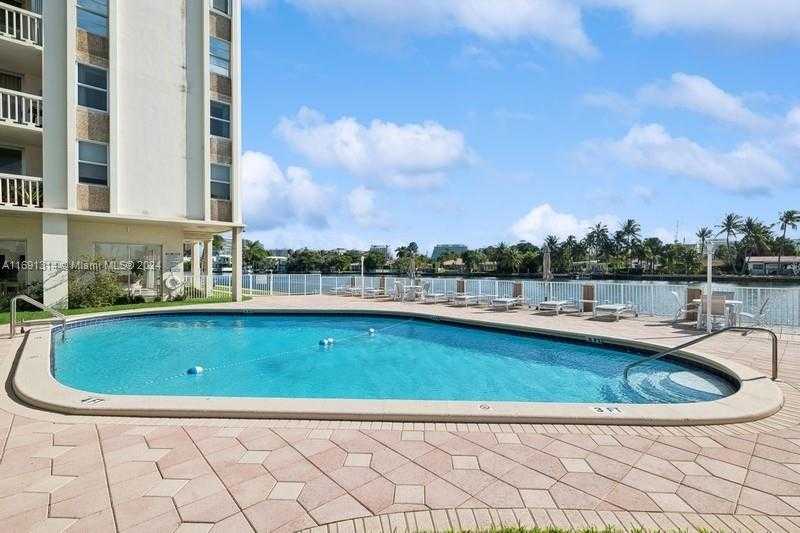 Small Image of 9111 EAST BAY HARBOR DR #3E, Bay Harbor Islands Number 25