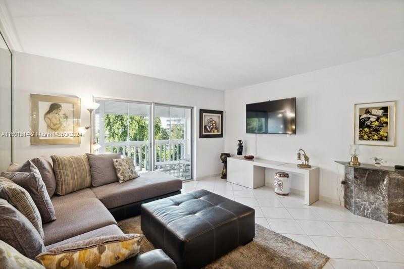 Small Image of 9111 EAST BAY HARBOR DR #3E, Bay Harbor Islands Number 4