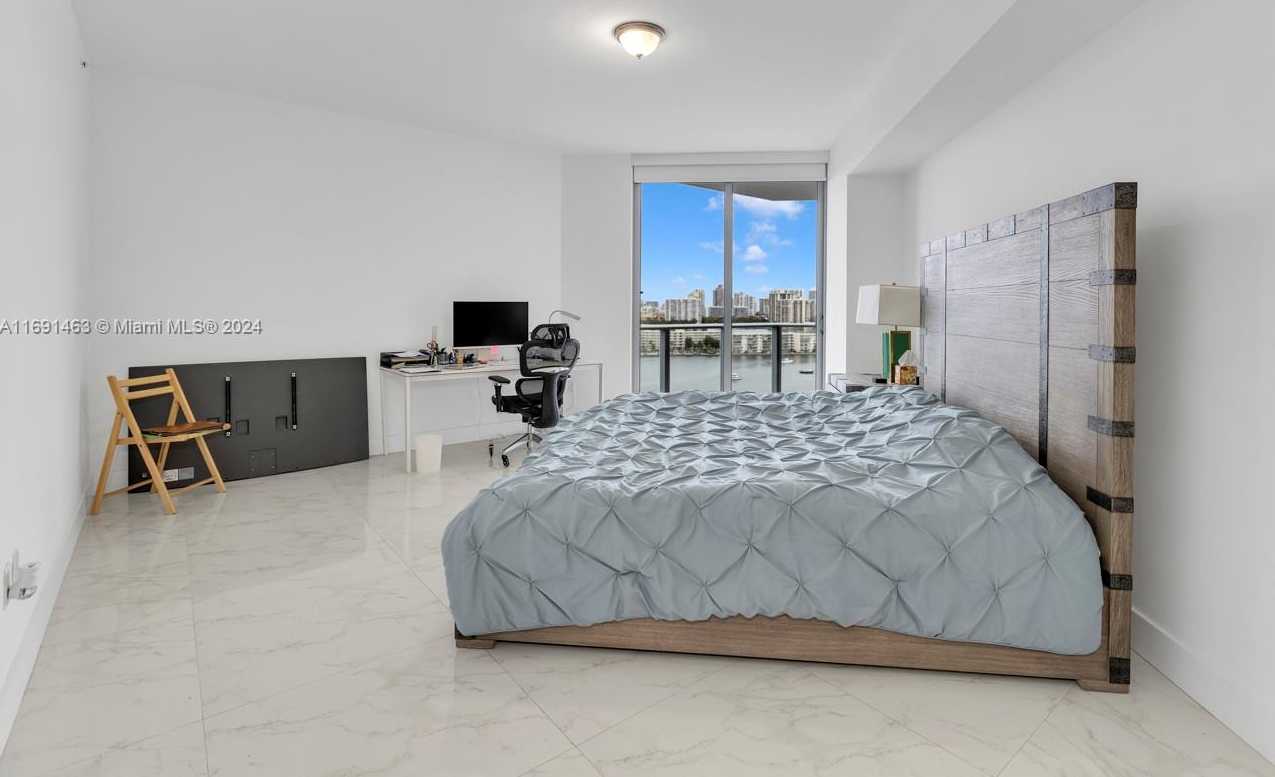 Small Image of 17301 BISCAYNE BLVD #1404, North Miami Number 16