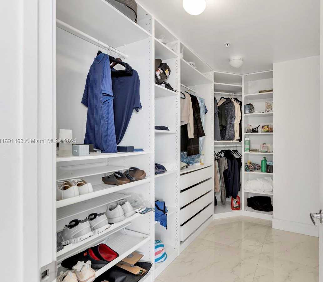 Small Image of 17301 BISCAYNE BLVD #1404, North Miami Number 20