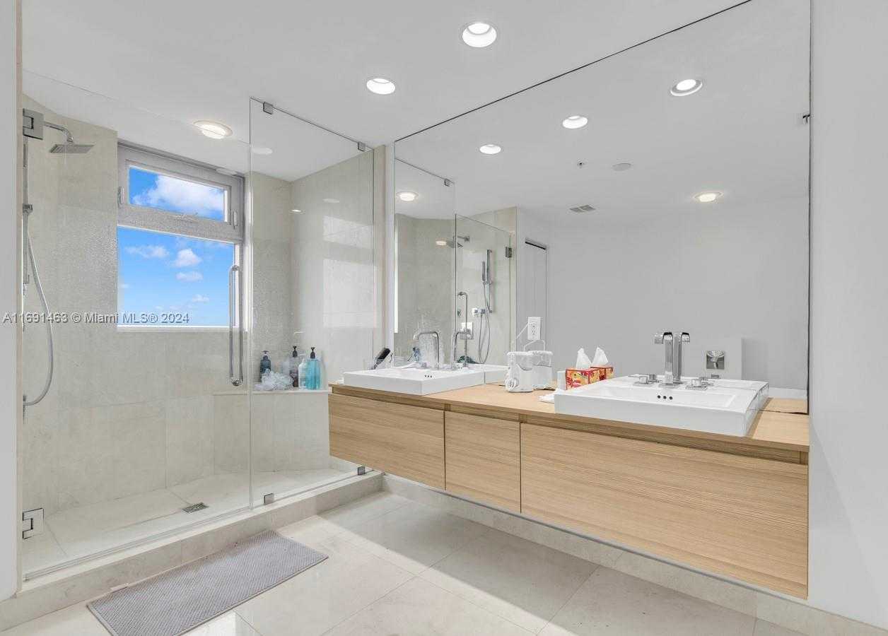 Small Image of 17301 BISCAYNE BLVD #1404, North Miami Number 22