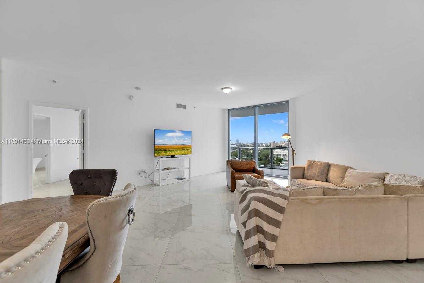 Small Image of 17301 BISCAYNE BLVD #1404, North Miami Number 3