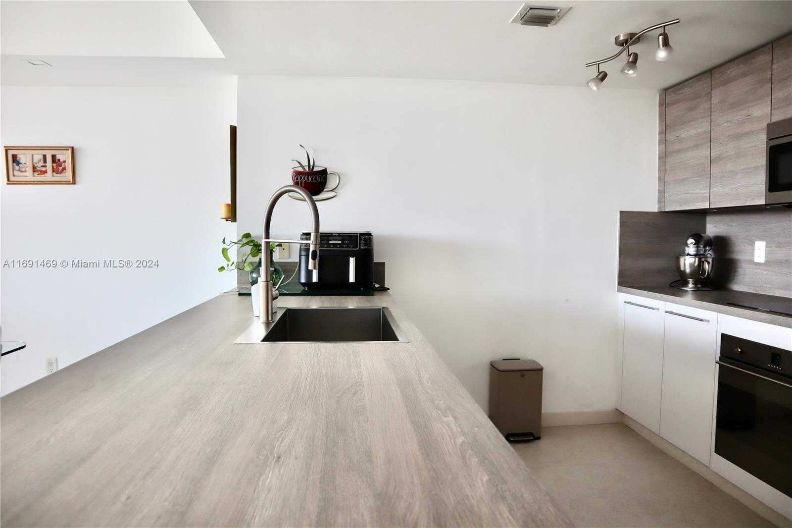 Small Image of 400 SUNNY ISLES BLVD #916, Sunny Isles Beach Number 49