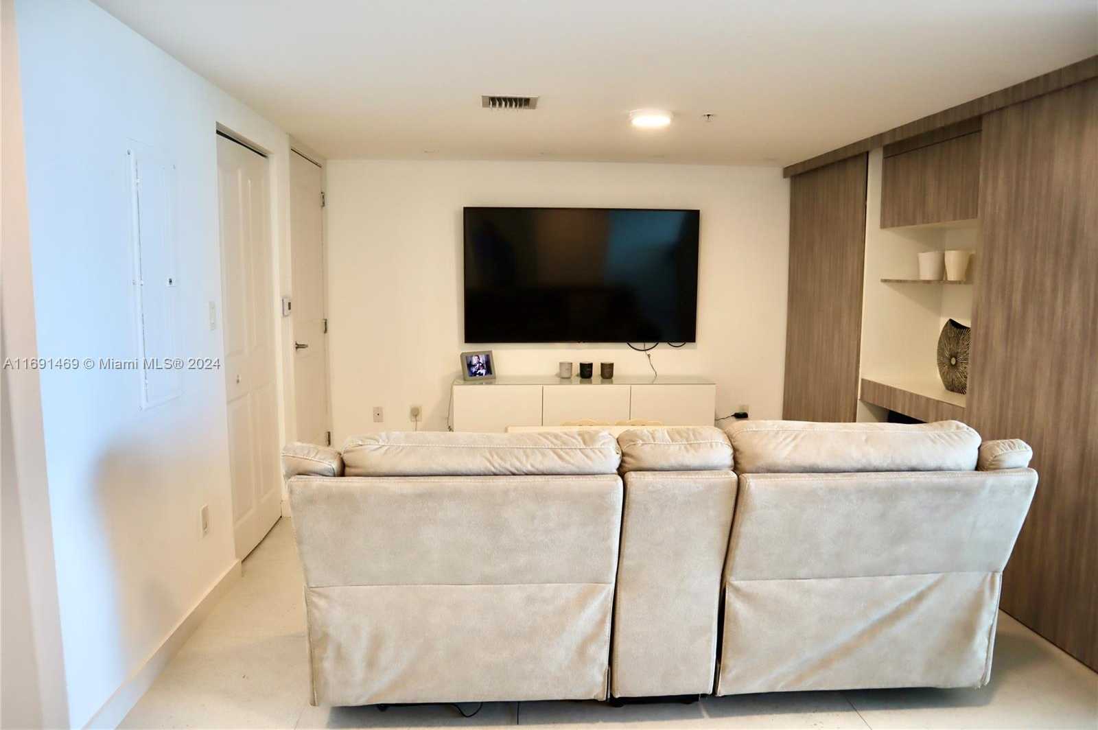 Small Image of 400 SUNNY ISLES BLVD #916, Sunny Isles Beach Number 54
