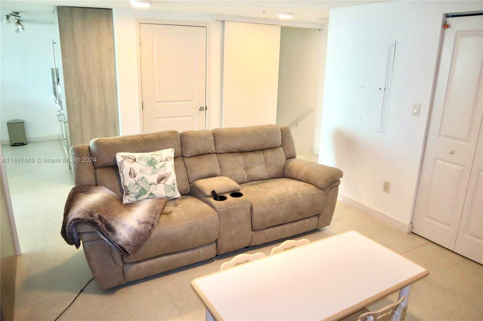 Small Image of 400 SUNNY ISLES BLVD #916, Sunny Isles Beach Number 59