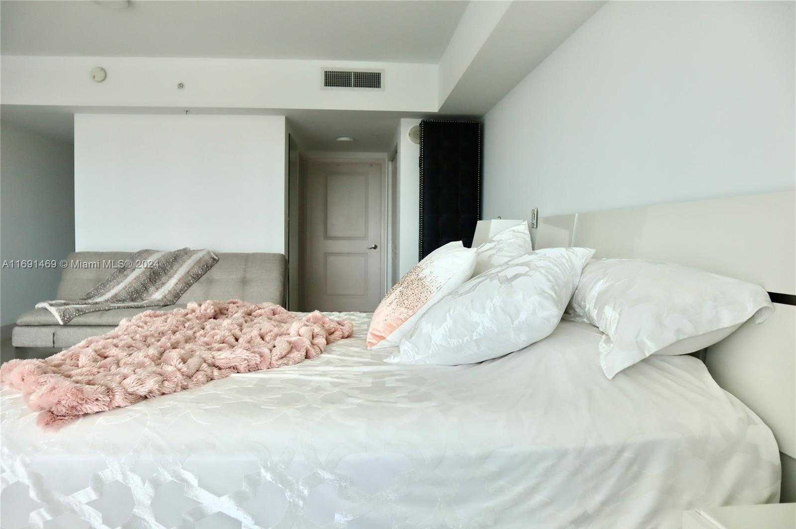 Small Image of 400 SUNNY ISLES BLVD #916, Sunny Isles Beach Number 73