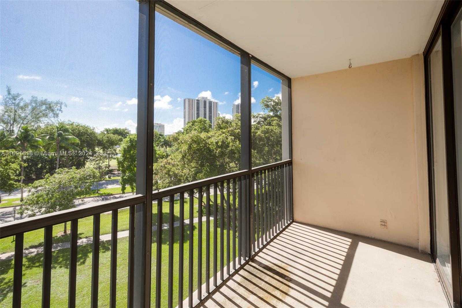 Small Image of 3301 NORTH COUNTRY CLUB DR #410, Aventura Number 12
