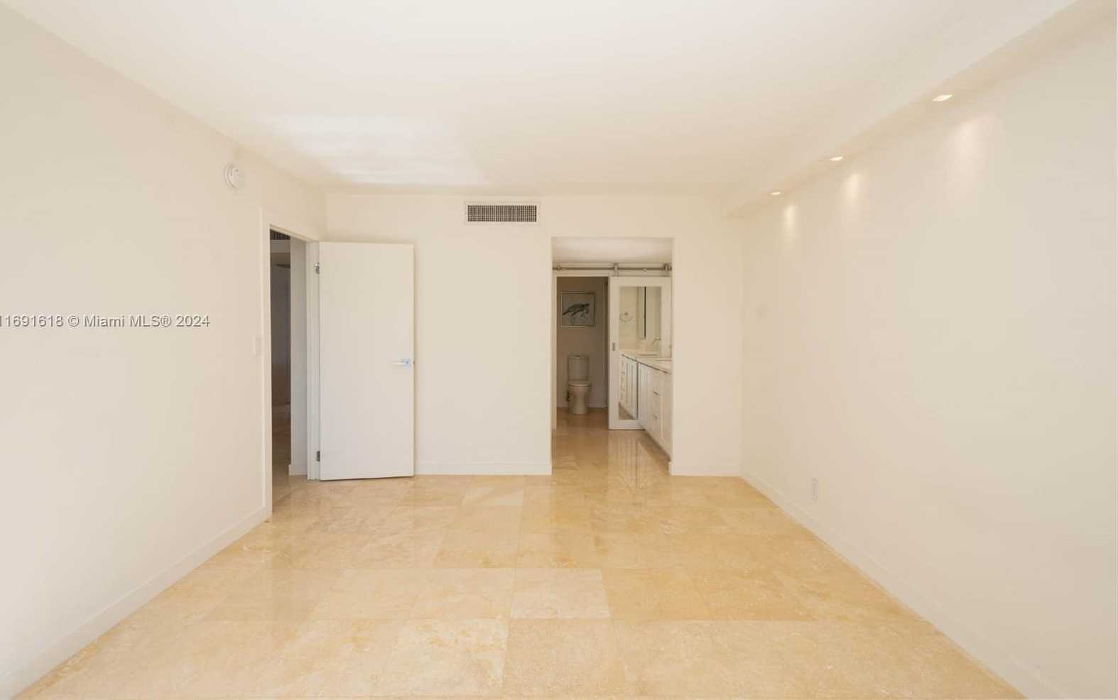 Small Image of 3301 NORTH COUNTRY CLUB DR #410, Aventura Number 7