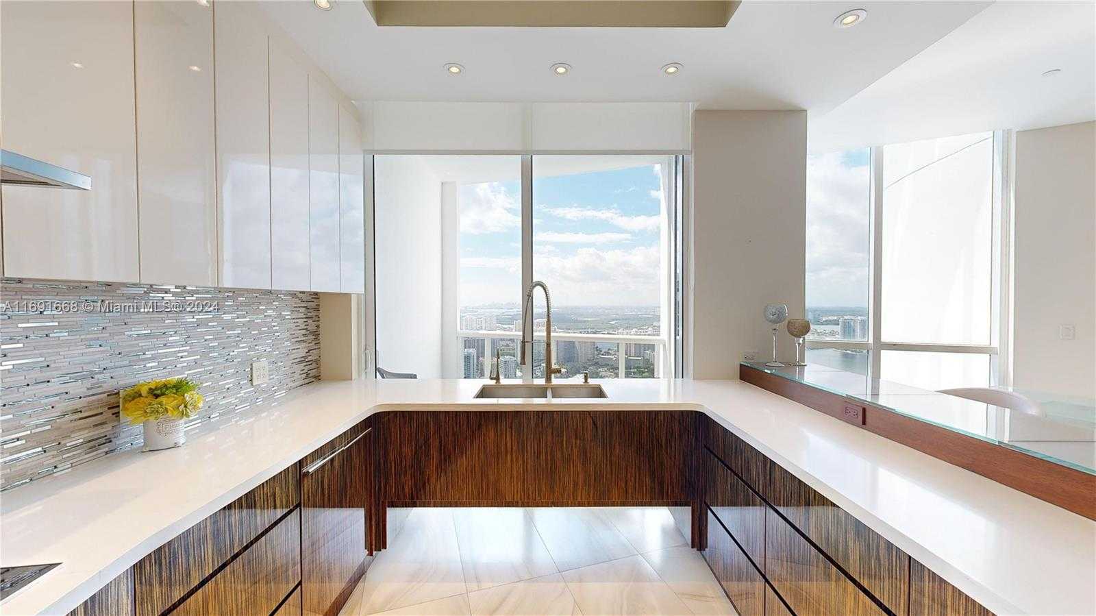 Small Image of 18201 COLLINS AVE #TS2 & TS3, Sunny Isles Beach Number 13