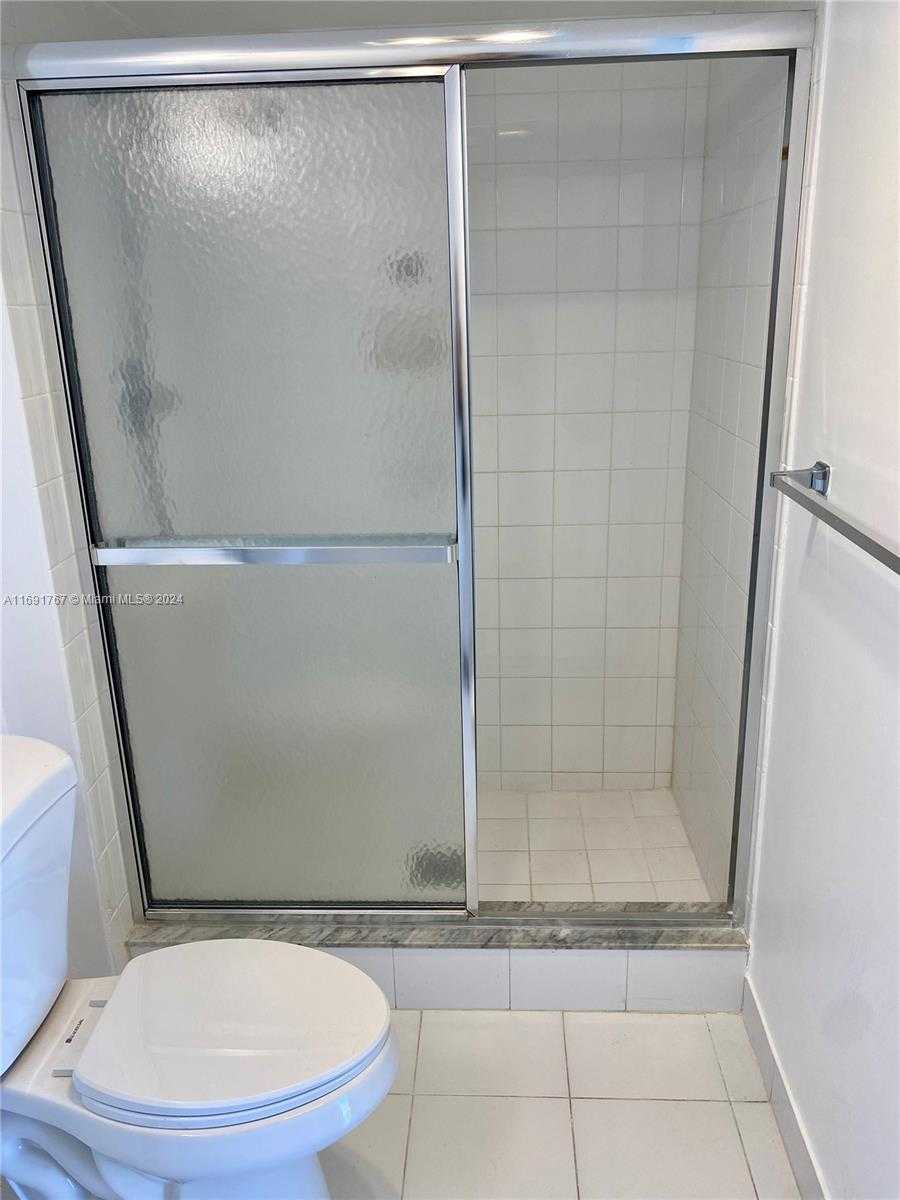 Small Image of 20379 WEST COUNTRY CLUB DR #PH-40, Aventura Number 11