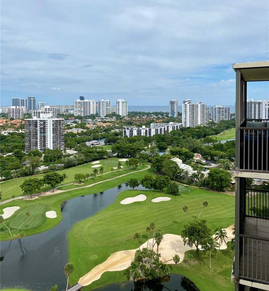 Small Image of 20379 WEST COUNTRY CLUB DR #PH-40, Aventura Number 12