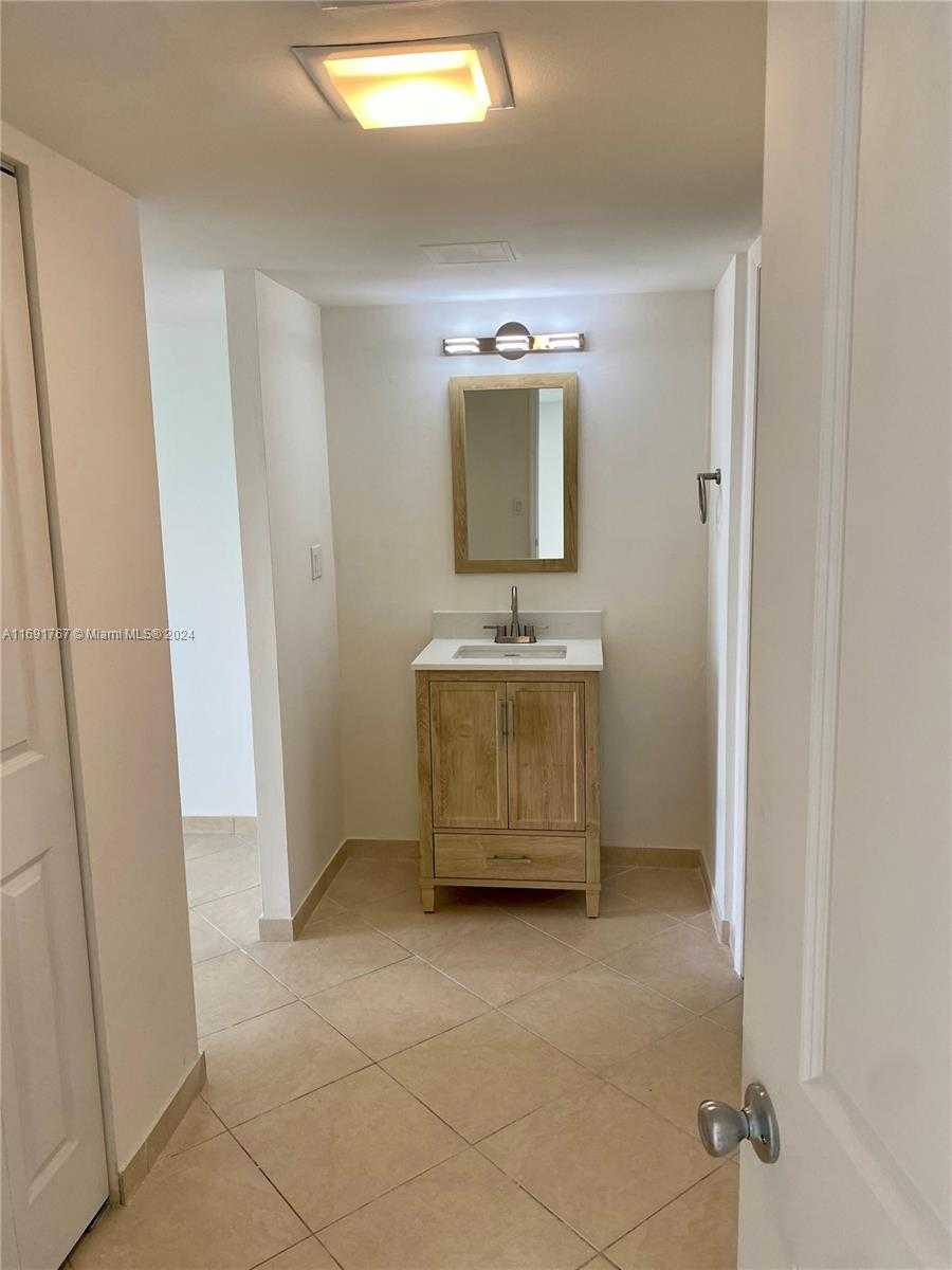 Small Image of 20379 WEST COUNTRY CLUB DR #PH-40, Aventura Number 6