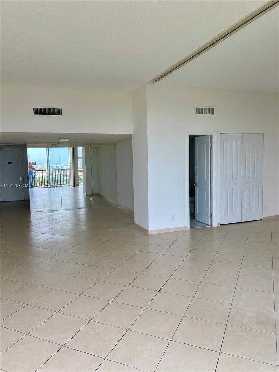 Small Image of 20379 WEST COUNTRY CLUB DR #PH-40, Aventura Number 9