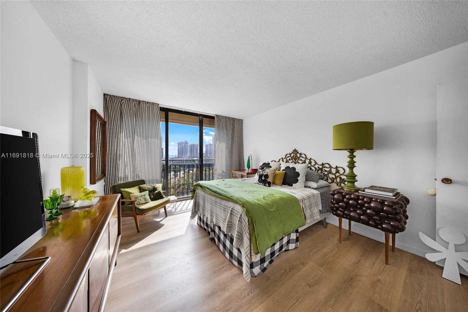 Small Image of 17720 NORTH BAY RD #901, Sunny Isles Beach Number 20