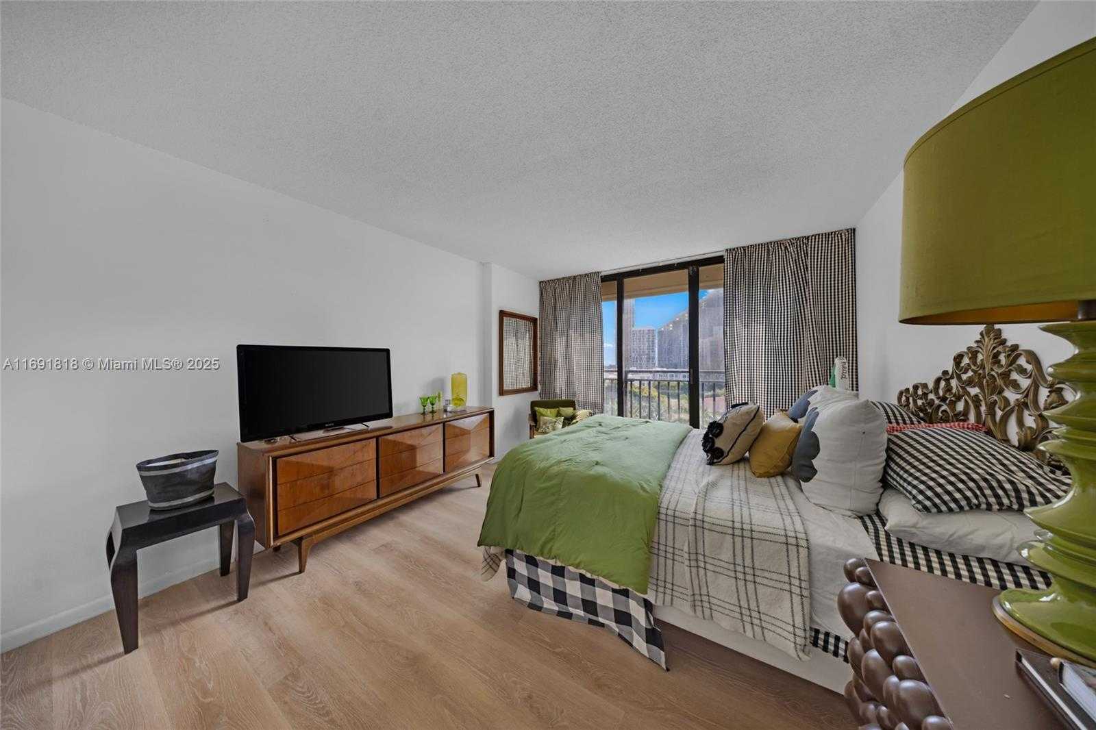 Small Image of 17720 NORTH BAY RD #901, Sunny Isles Beach Number 21