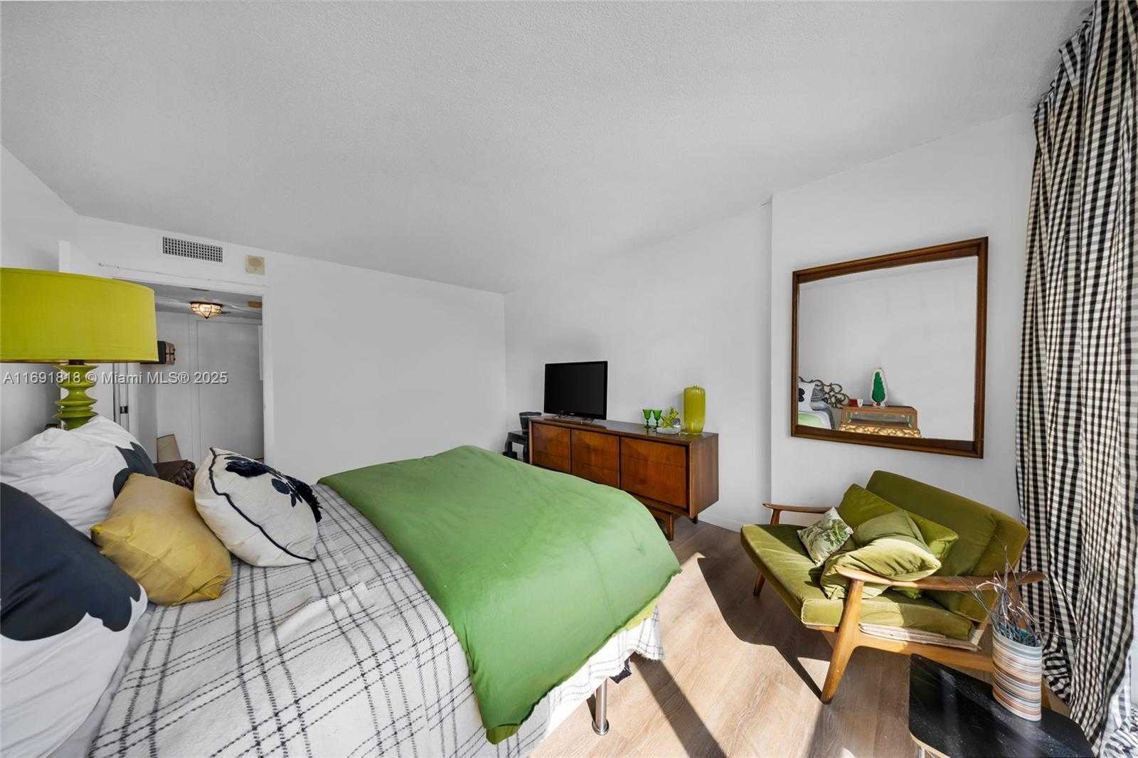 Small Image of 17720 NORTH BAY RD #901, Sunny Isles Beach Number 23