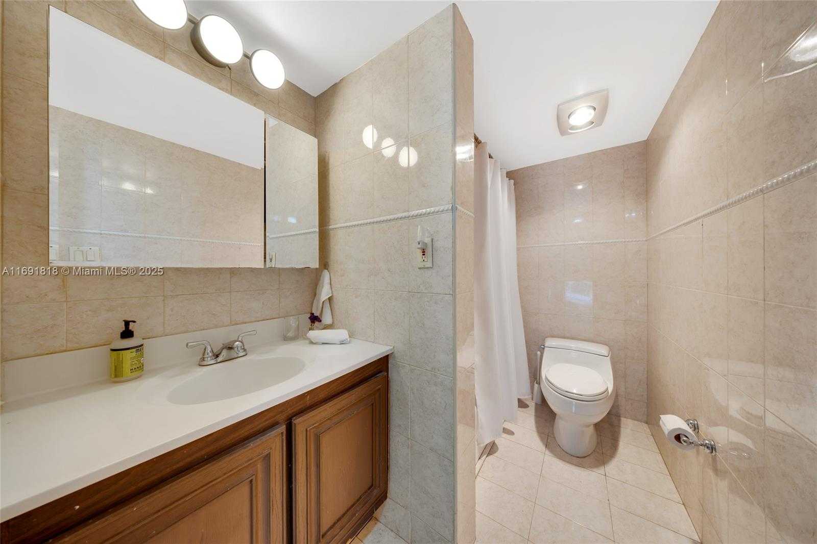 Small Image of 17720 NORTH BAY RD #901, Sunny Isles Beach Number 24