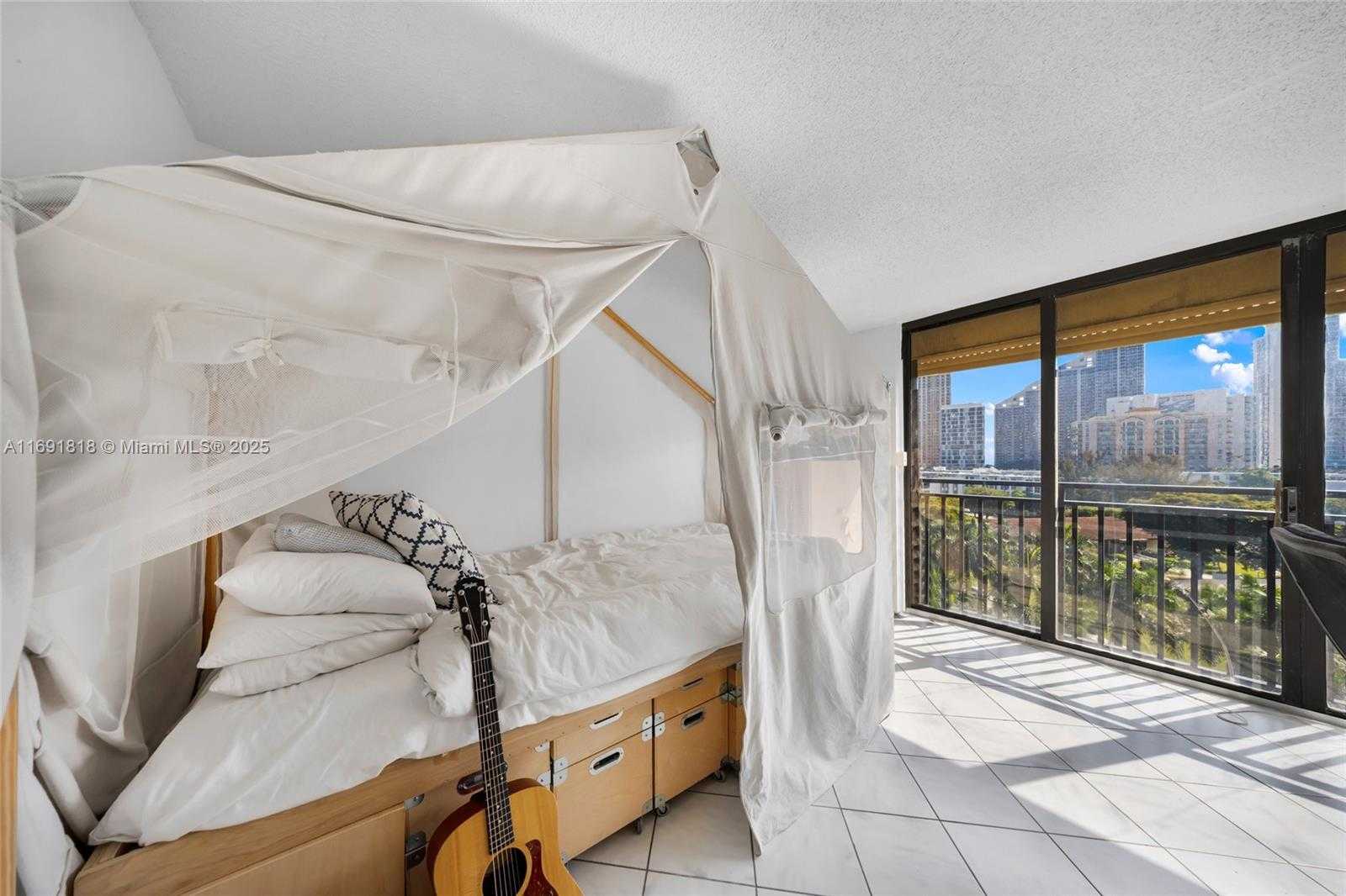Small Image of 17720 NORTH BAY RD #901, Sunny Isles Beach Number 26