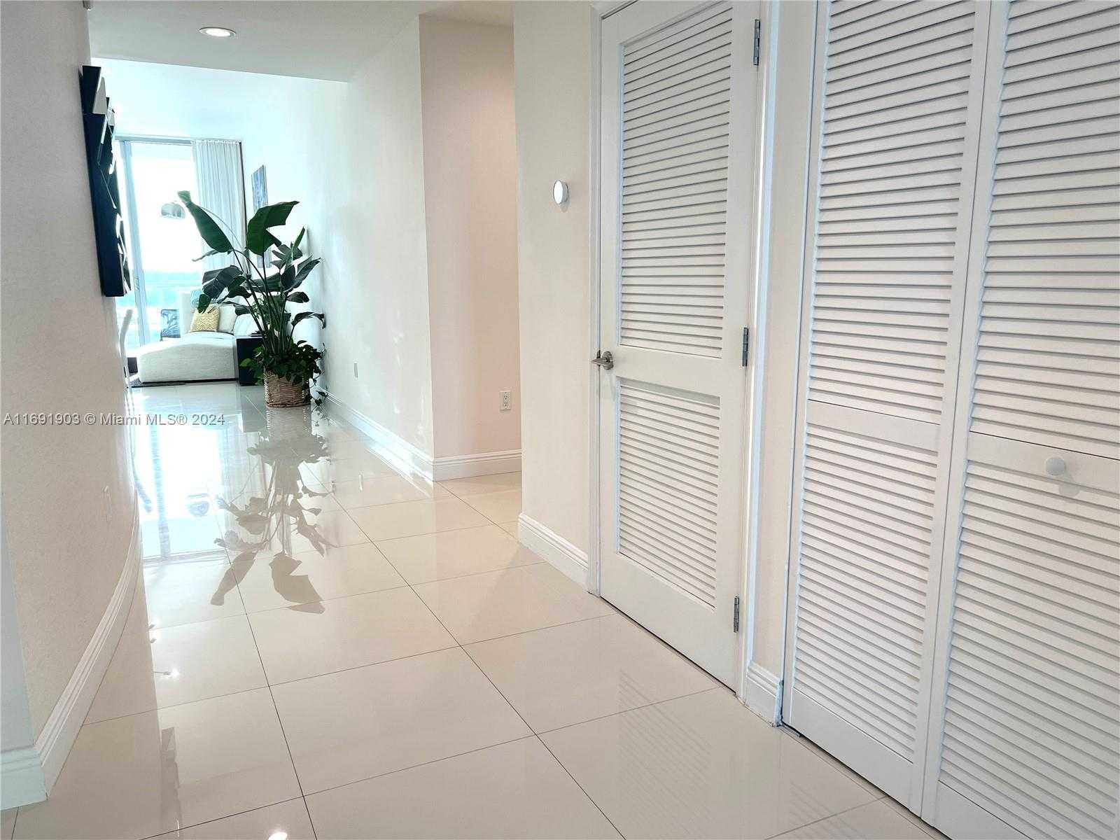 Small Image of 7928 EAST DR #605, North Bay Village Number 11