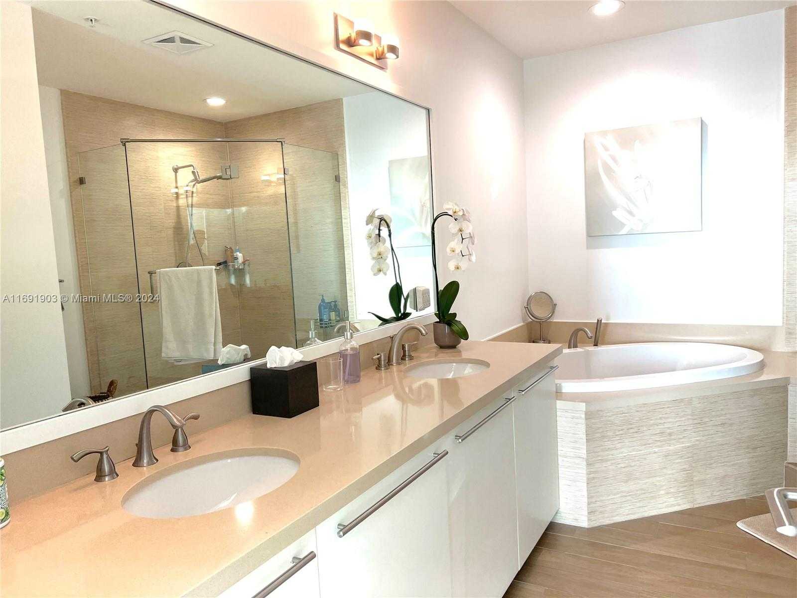 Small Image of 7928 EAST DR #605, North Bay Village Number 16