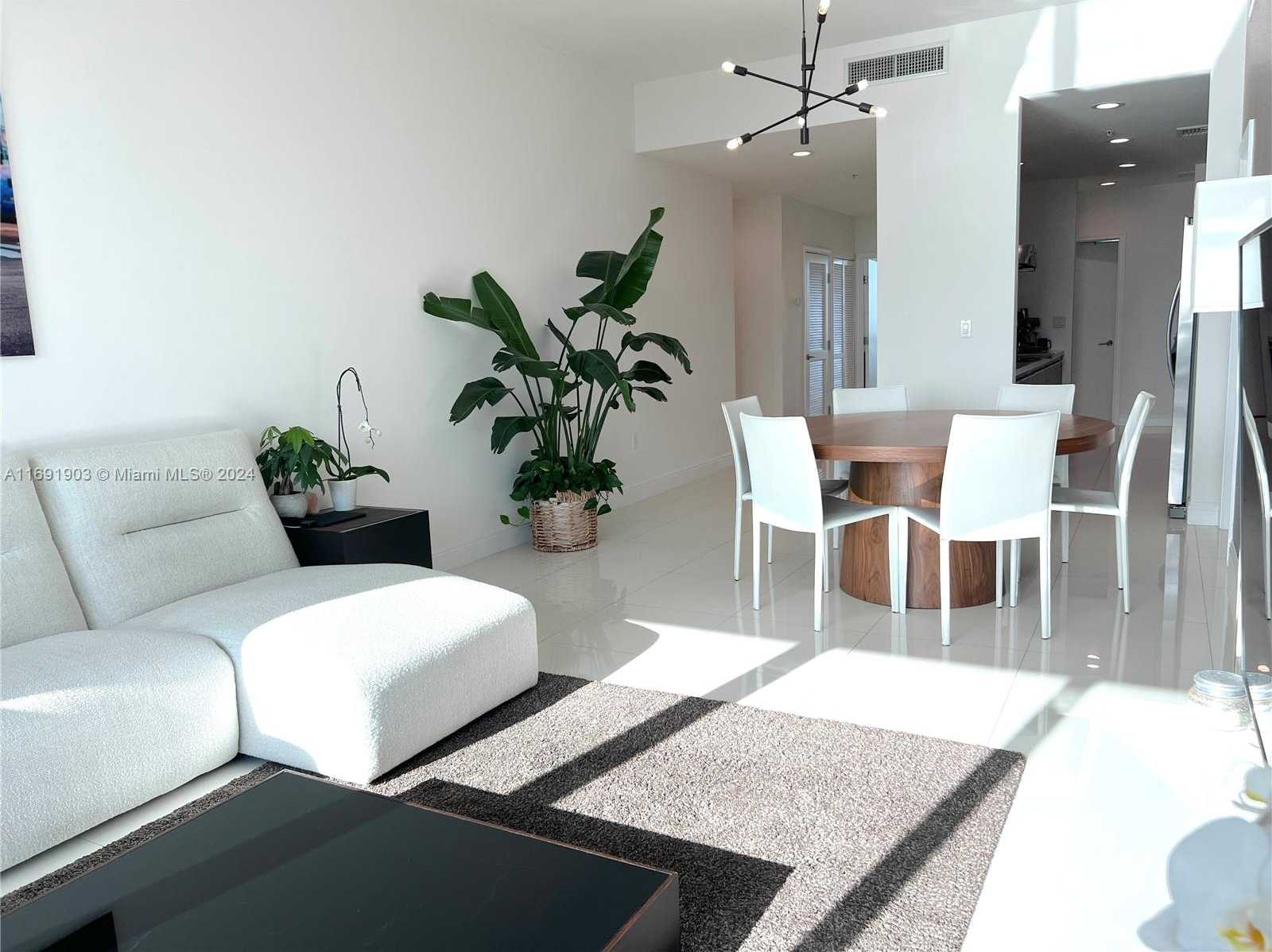 Small Image of 7928 EAST DR #605, North Bay Village Number 4