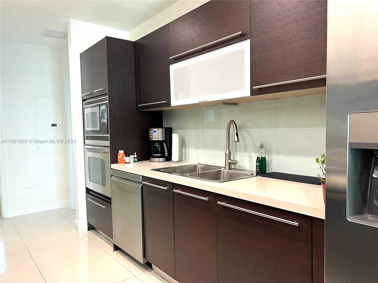 Small Image of 7928 EAST DR #605, North Bay Village Number 6