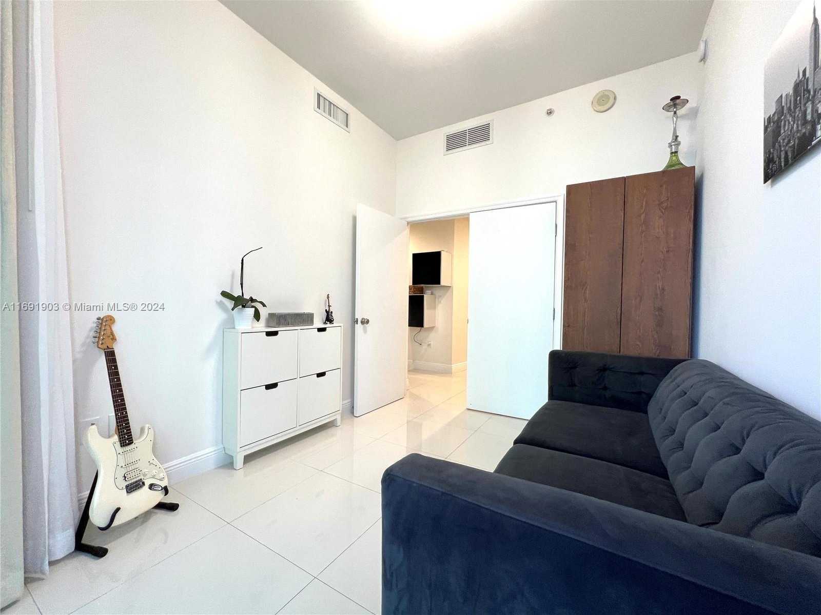 Small Image of 7928 EAST DR #605, North Bay Village Number 9