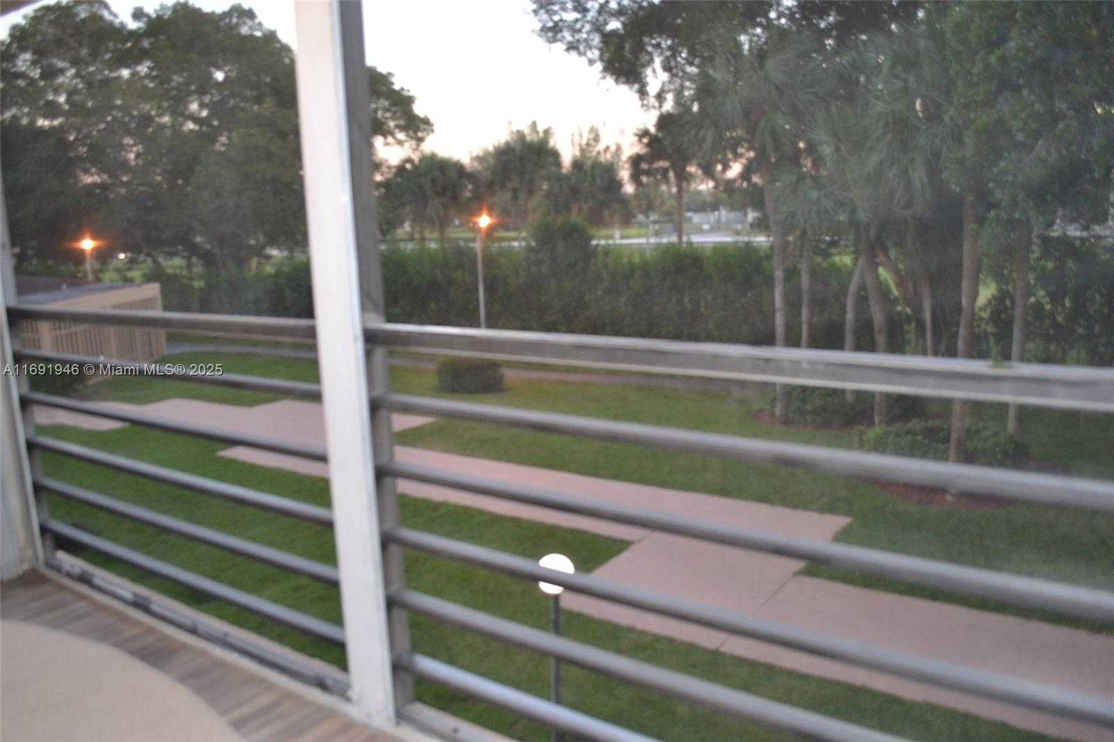 Small Image of 1100 SAINT CHARLES PL #219, Pembroke Pines Number 15
