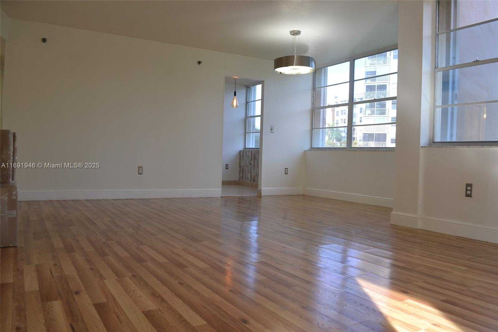 Small Image of 1100 SAINT CHARLES PL #219, Pembroke Pines Number 19