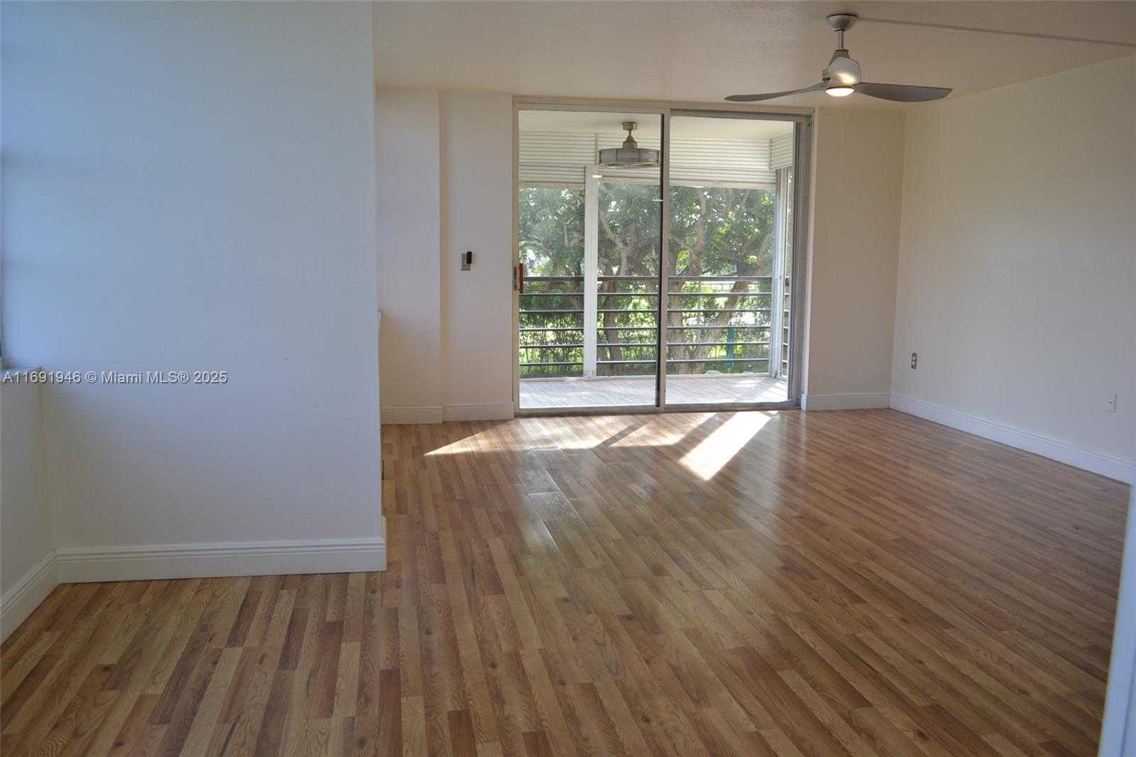 Small Image of 1100 SAINT CHARLES PL #219, Pembroke Pines Number 20