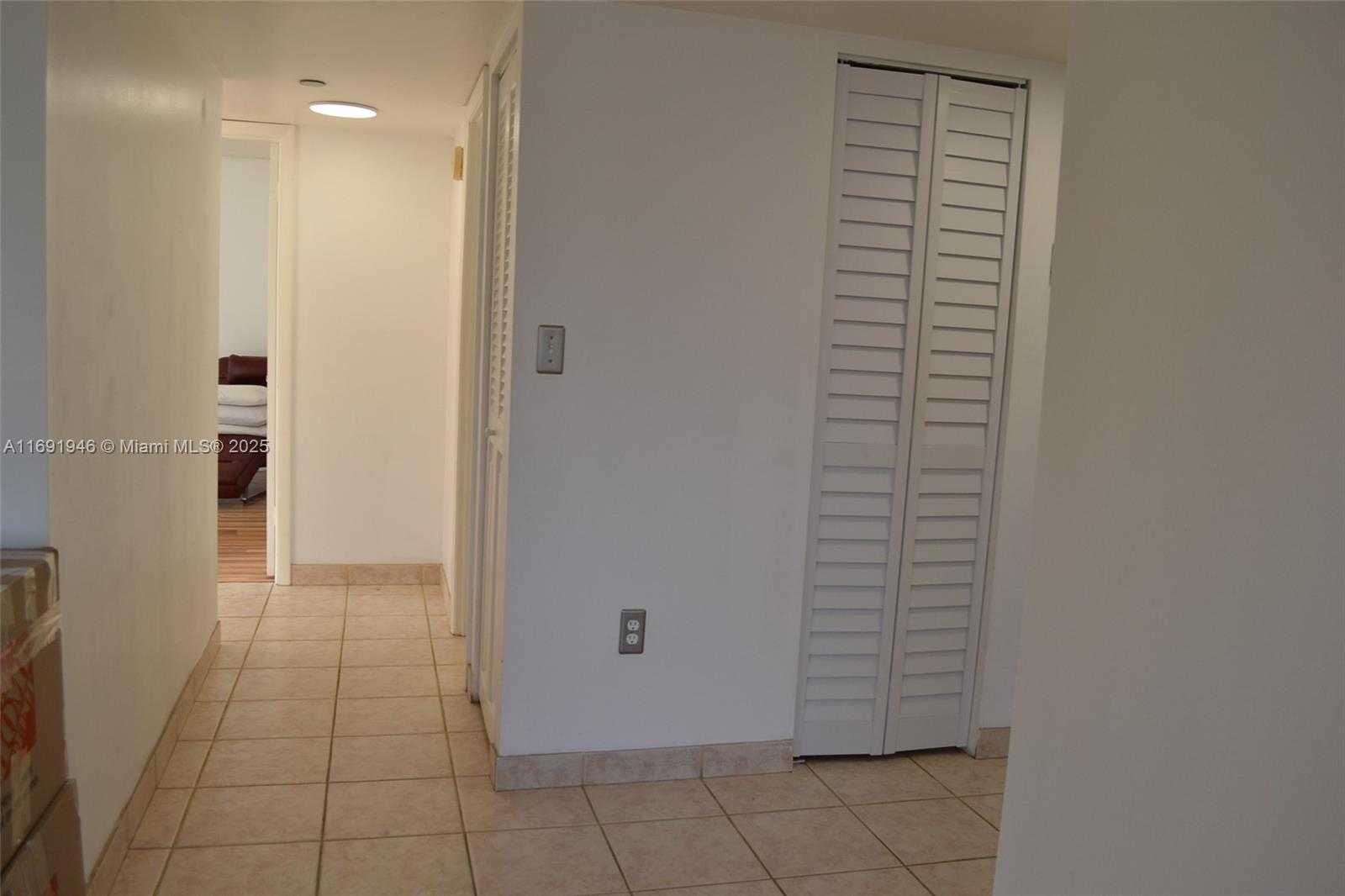 Small Image of 1100 SAINT CHARLES PL #219, Pembroke Pines Number 22