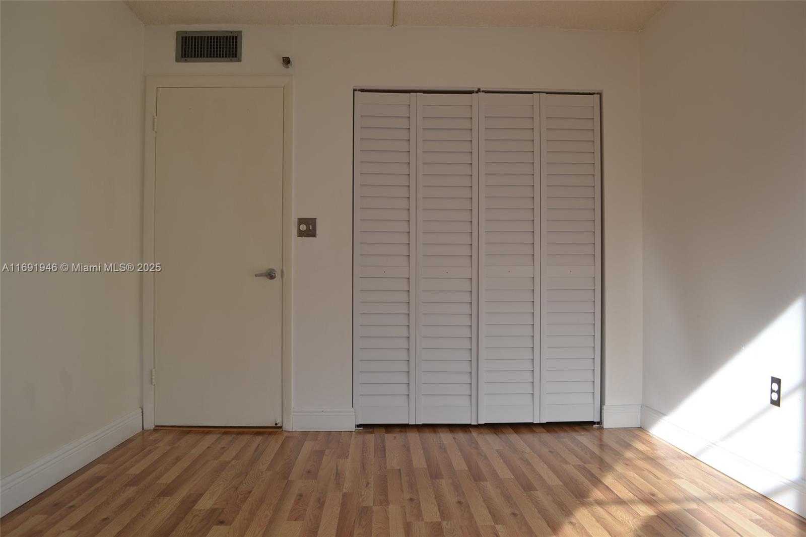 Small Image of 1100 SAINT CHARLES PL #219, Pembroke Pines Number 26