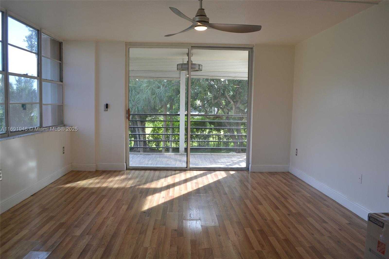 Small Image of 1100 SAINT CHARLES PL #219, Pembroke Pines Number 6
