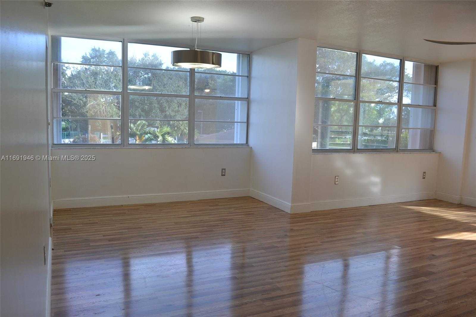 Small Image of 1100 SAINT CHARLES PL #219, Pembroke Pines Number 7