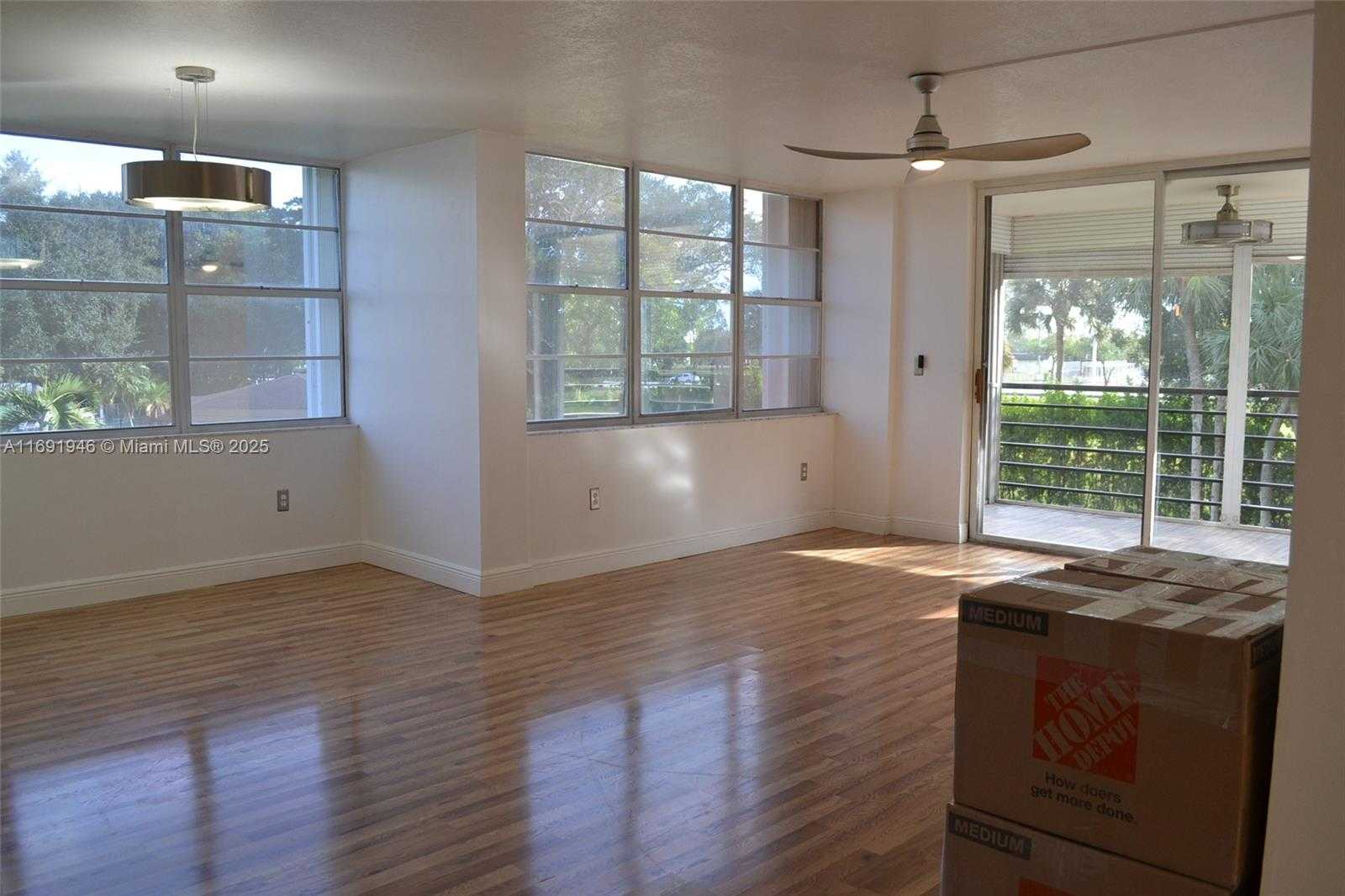 Small Image of 1100 SAINT CHARLES PL #219, Pembroke Pines Number 9