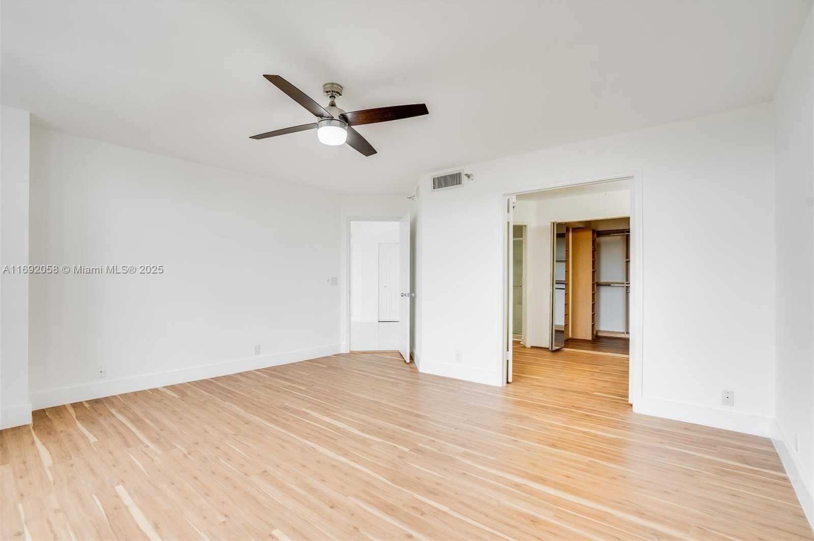 Small Image of 3500 MYSTIC POINTE DR #1205, Aventura Number 15