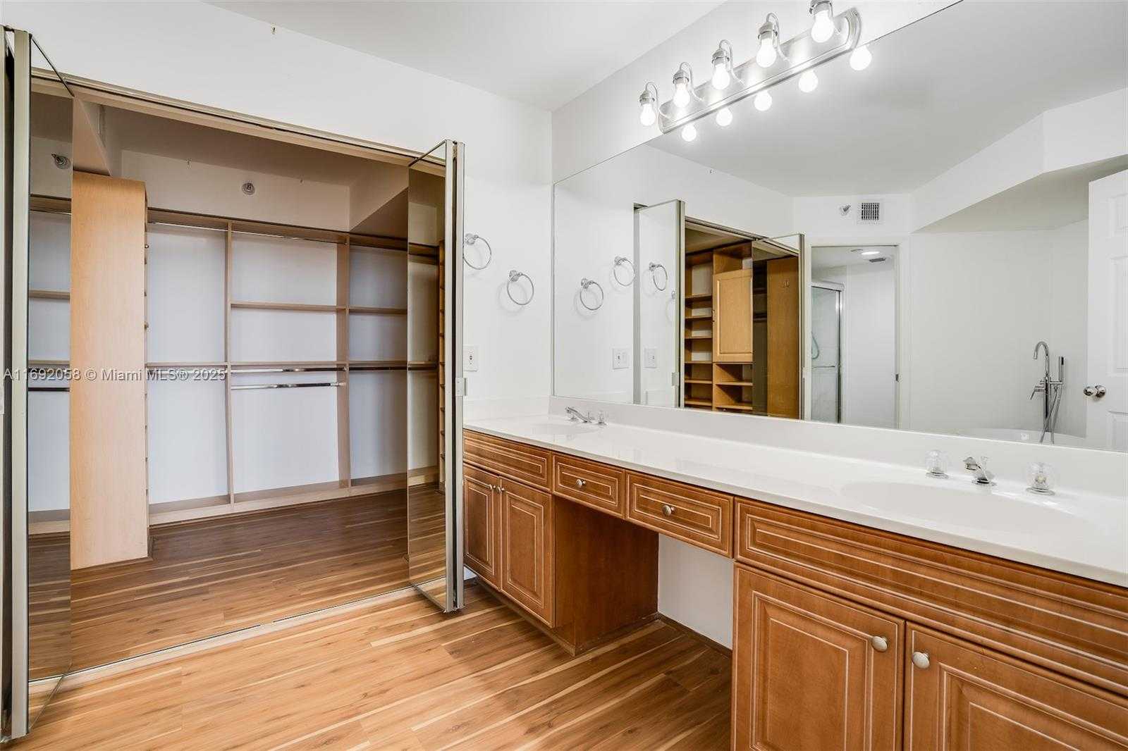Small Image of 3500 MYSTIC POINTE DR #1205, Aventura Number 18