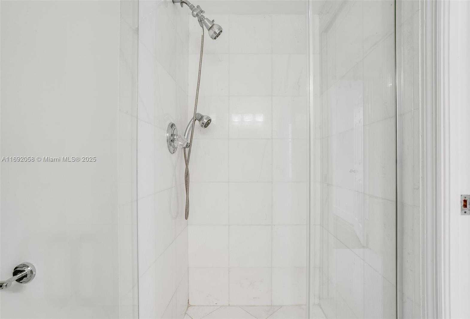 Small Image of 3500 MYSTIC POINTE DR #1205, Aventura Number 23