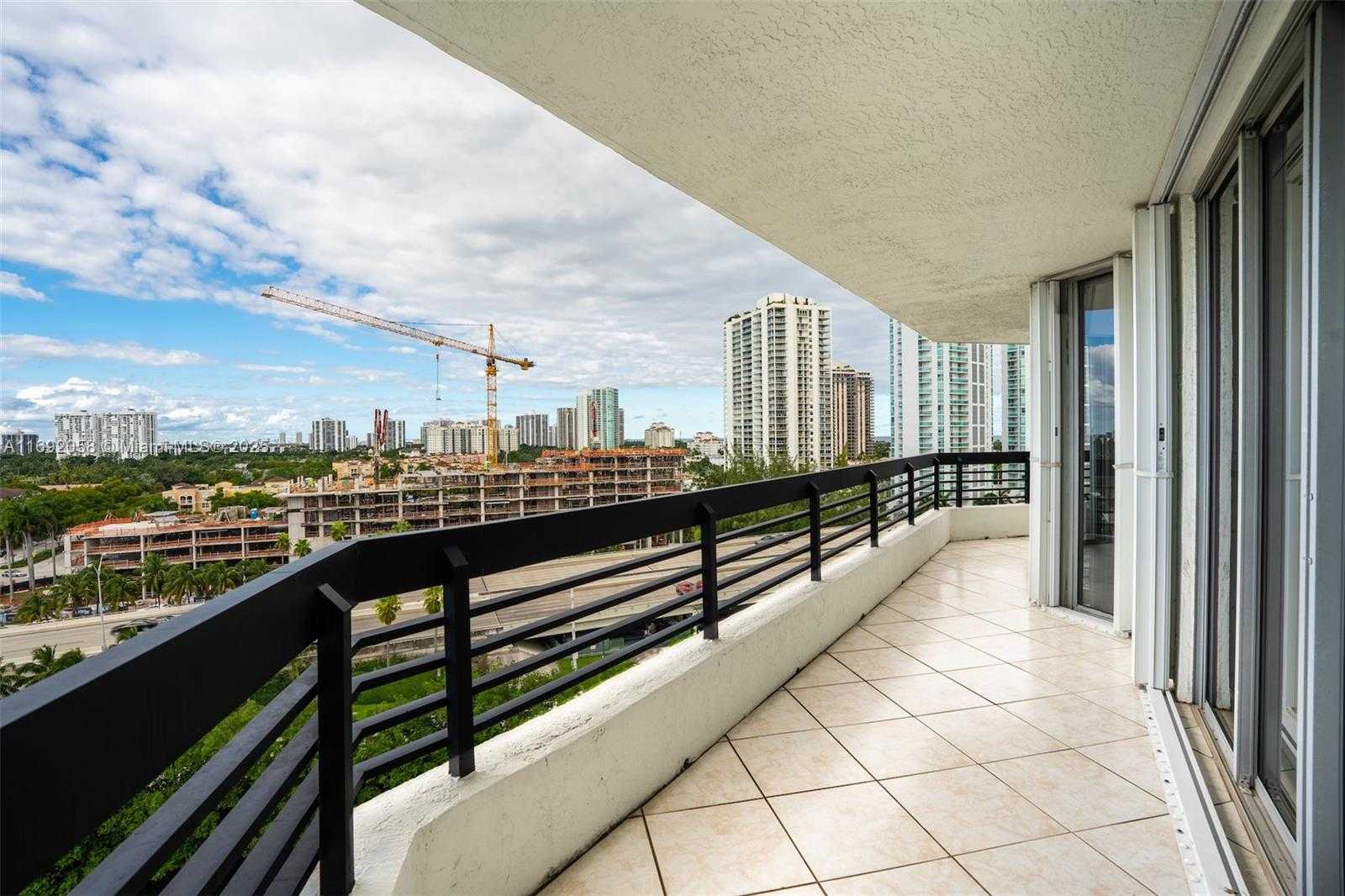 Small Image of 3500 MYSTIC POINTE DR #1205, Aventura Number 27