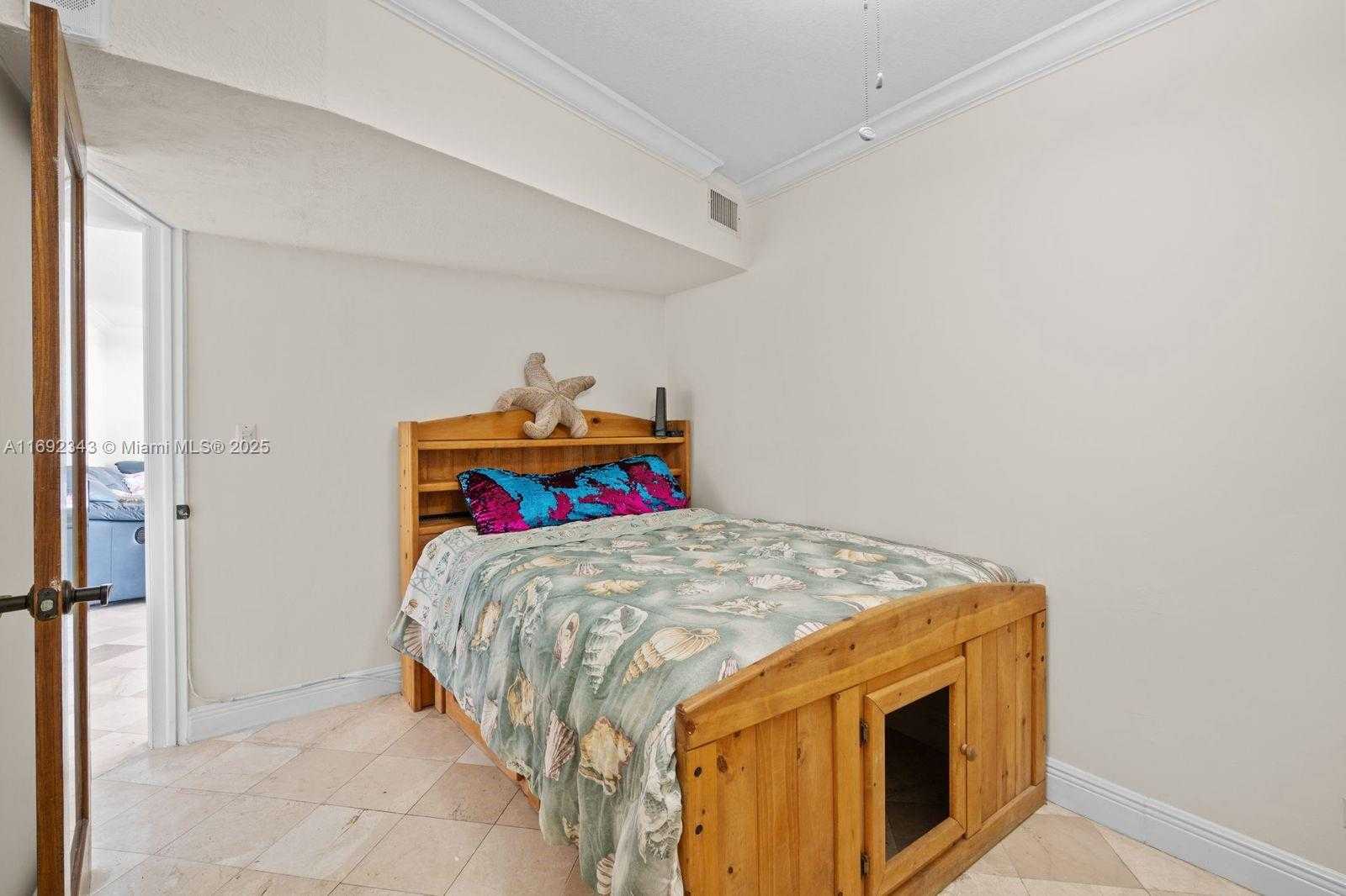 Small Image of 5005 COLLINS AVE #615, Miami Beach Number 21