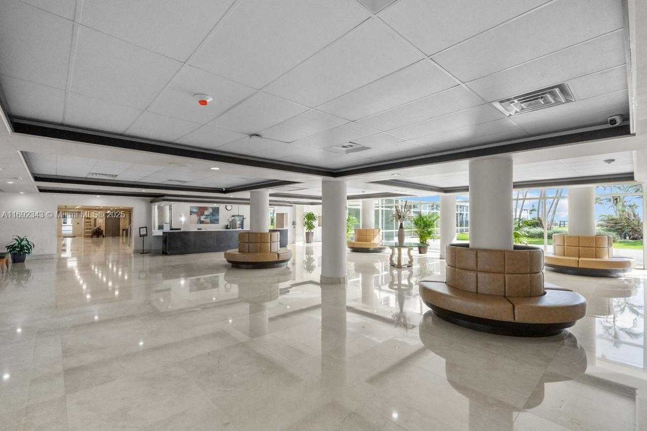 Small Image of 5005 COLLINS AVE #615, Miami Beach Number 4