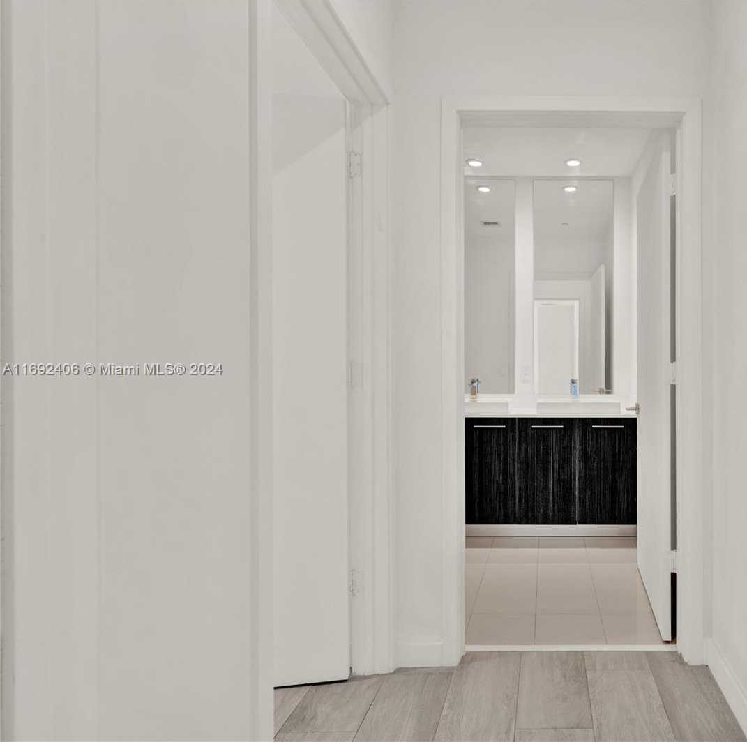 Small Image of 45 SOUTH WEST 9TH ST #4306, Miami Number 24