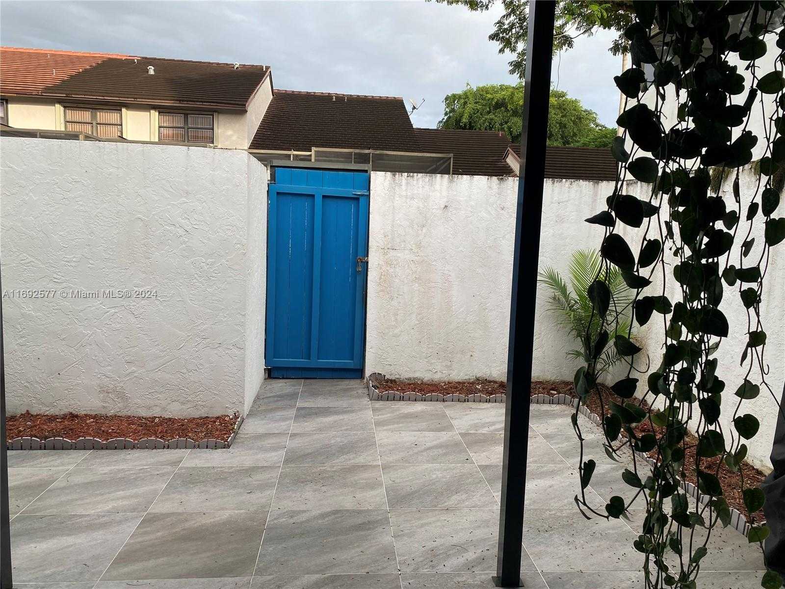 Small Image of 13380 SOUTH WEST 91ST TER #E, Miami Number 3