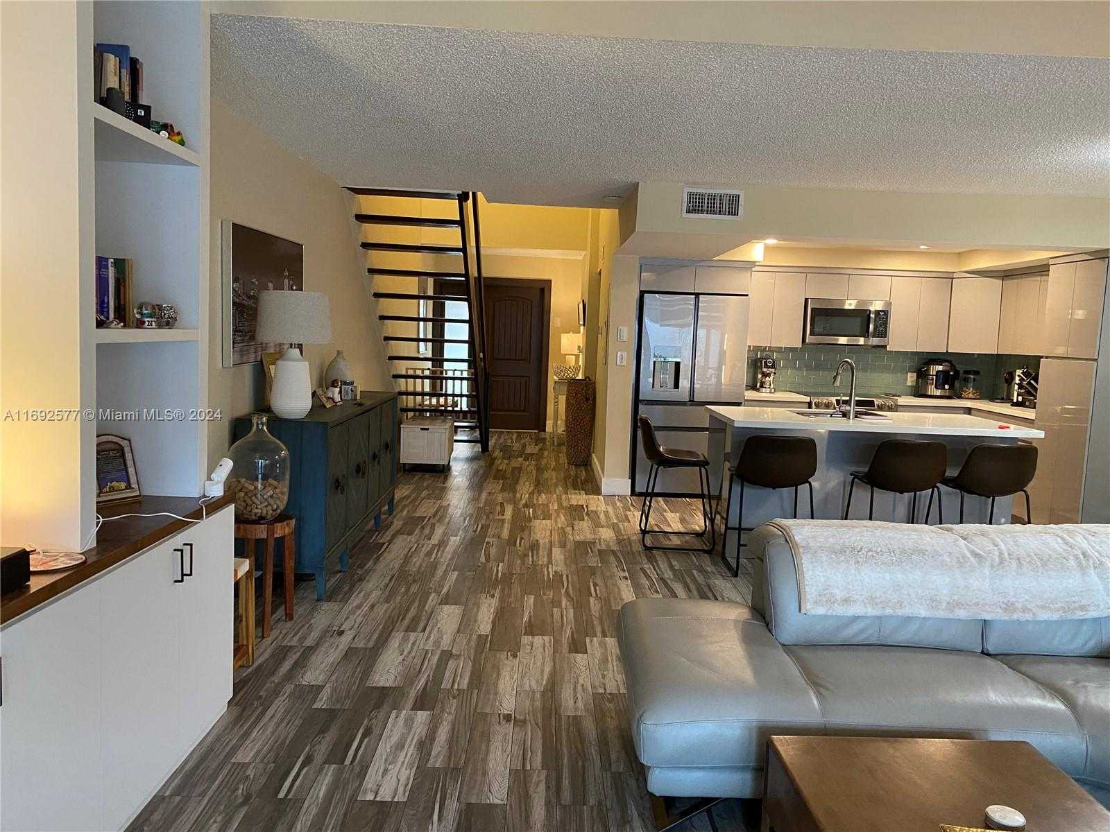 Small Image of 13380 SOUTH WEST 91ST TER #E, Miami Number 5